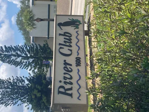 1600 SE Dixie Highway #13-204