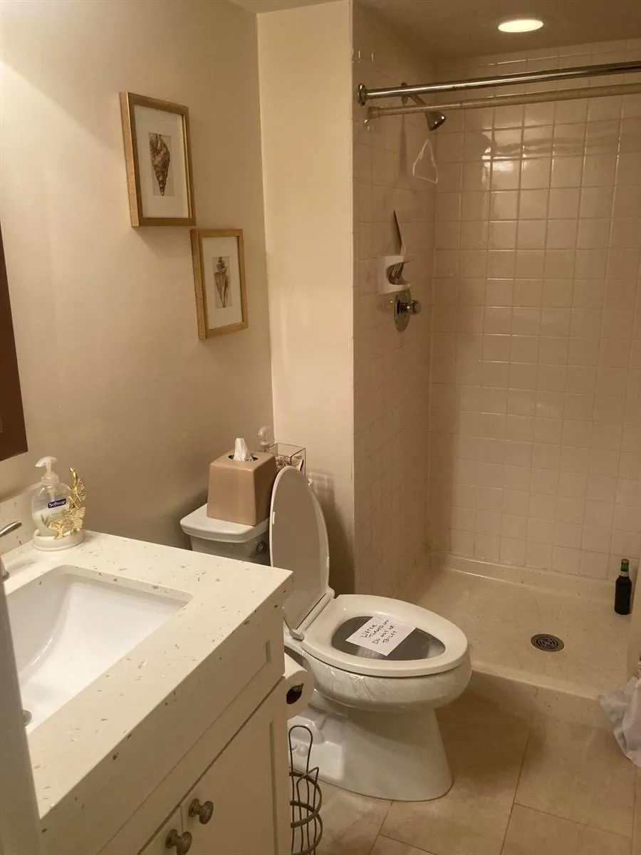 1600 SE Dixie Highway #13-204 Jensen Beach, FL 34957