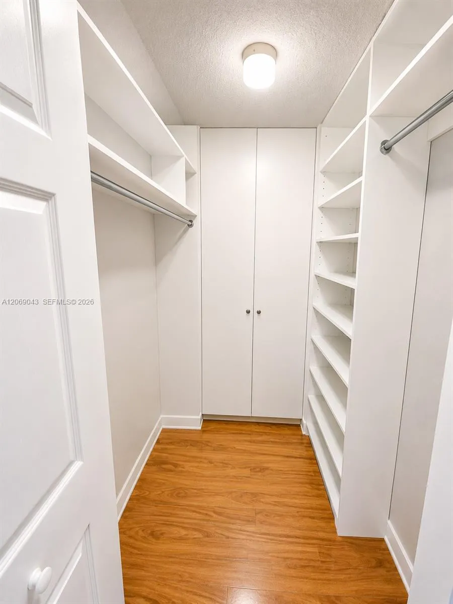 1155 Brickell Bay Dr #2504 Miami, FL 33131