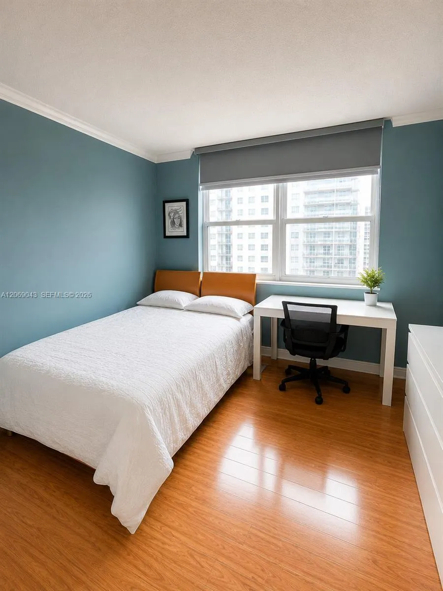 1155 Brickell Bay Dr #2504 Miami, FL 33131