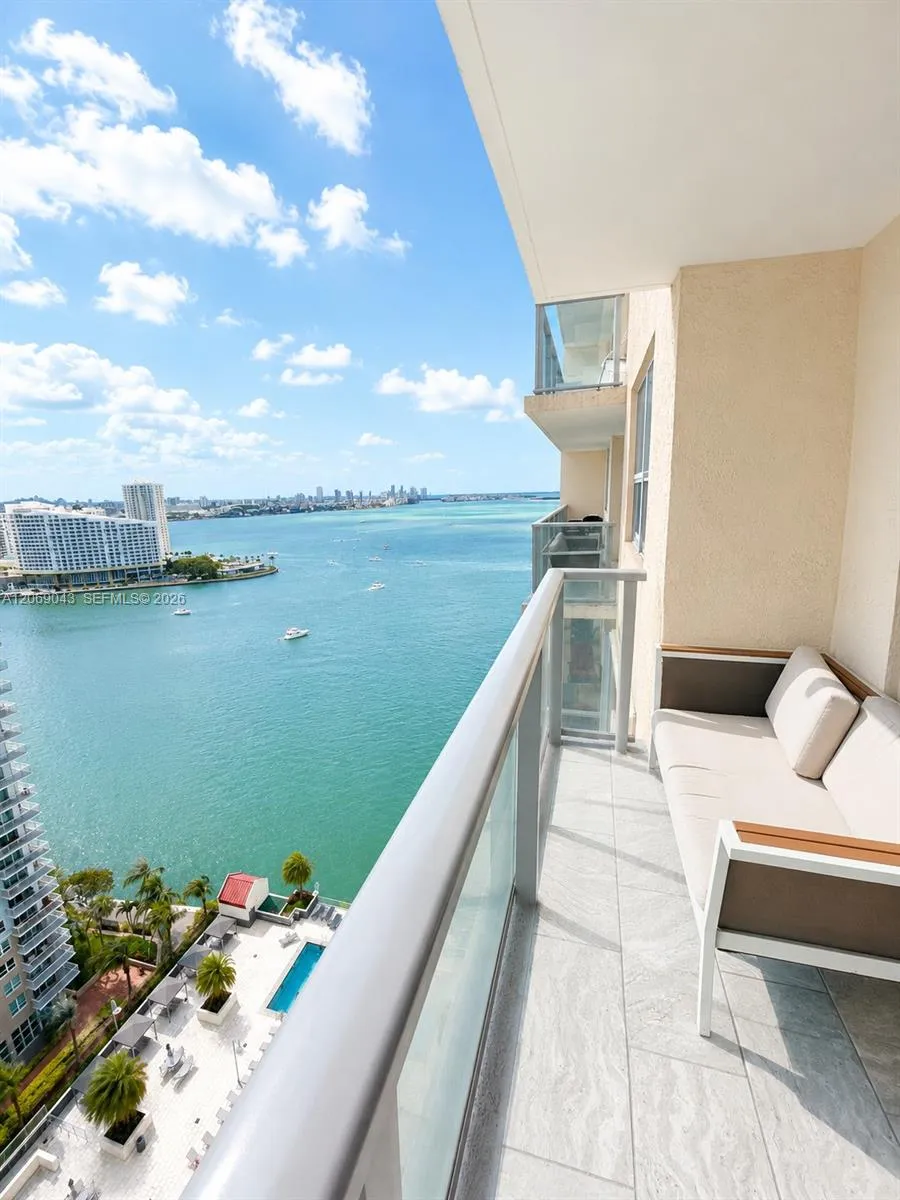 1155 Brickell Bay Dr #2504 Miami, FL 33131