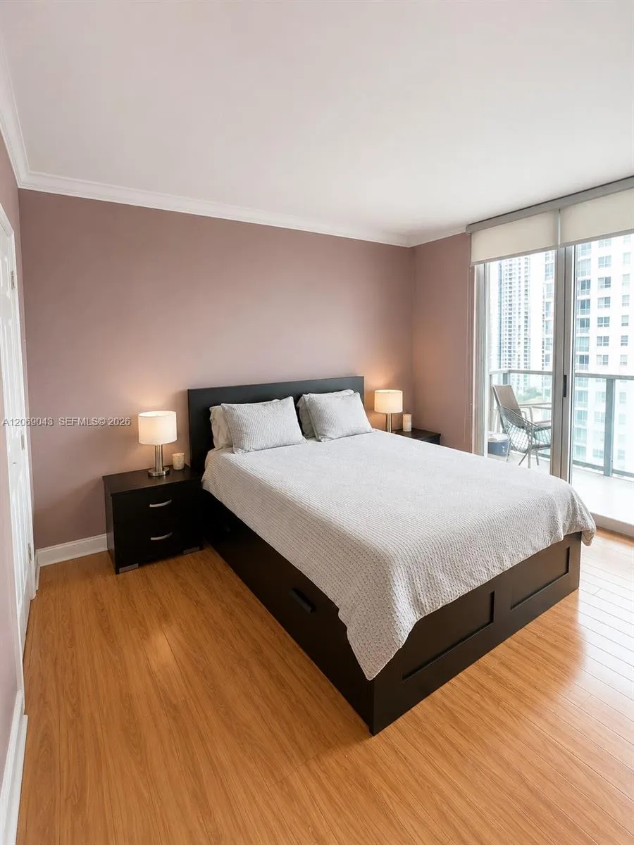 1155 Brickell Bay Dr #2504 Miami, FL 33131