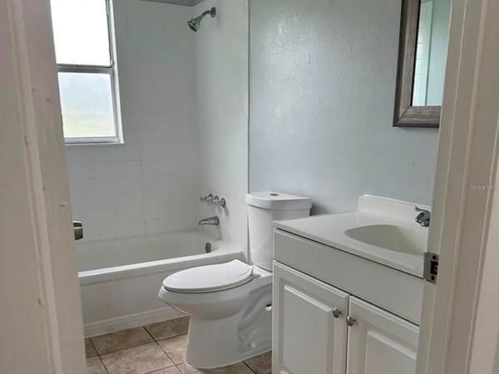 706 BRYON COURT #708 Lakeland, FL 33810