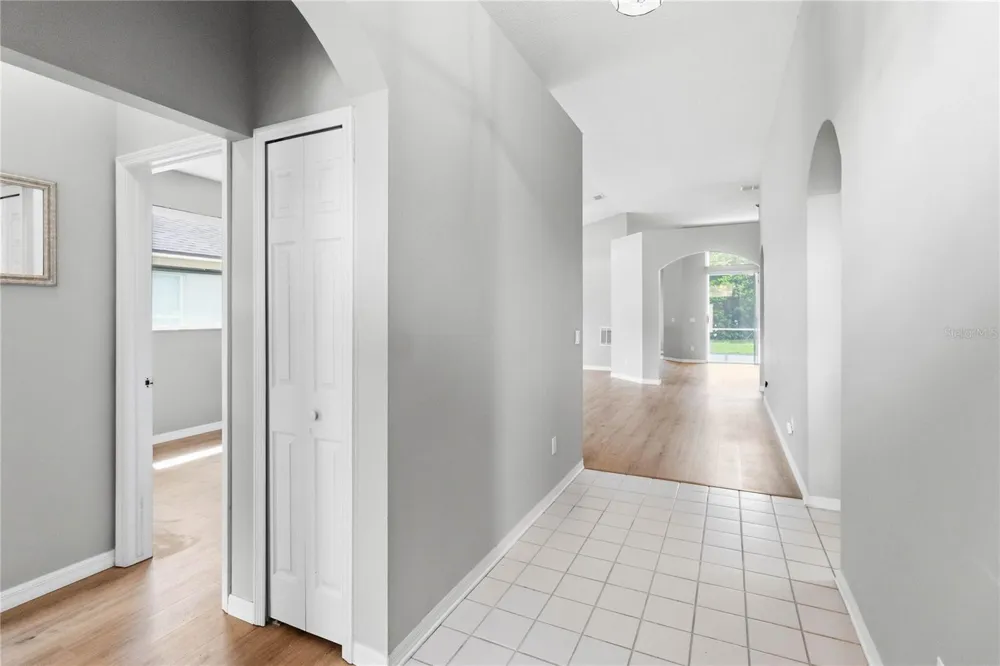 2412 RUNYON CIRCLE Orlando, FL 32837