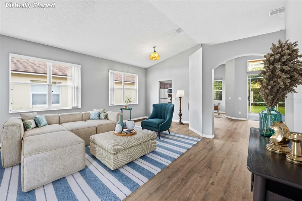 2412 RUNYON CIRCLE Orlando, FL 32837