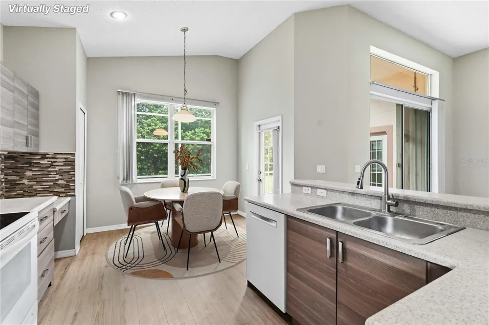 2412 RUNYON CIRCLE Orlando, FL 32837