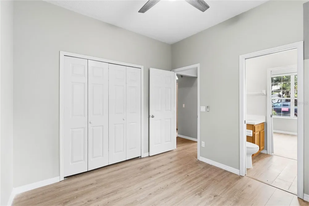 2412 RUNYON CIRCLE Orlando, FL 32837