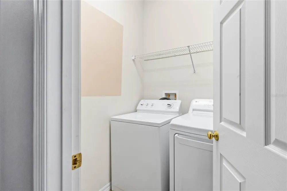 2412 RUNYON CIRCLE Orlando, FL 32837