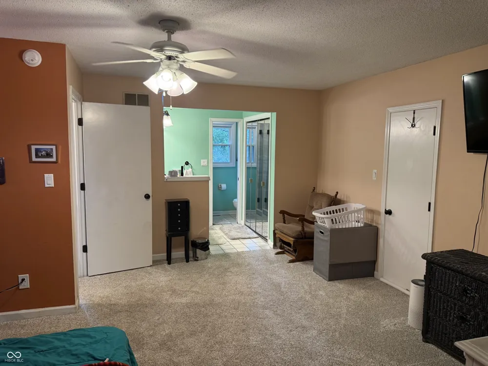 4306 W Fox Ridge Avenue Greenwood, IN 46143