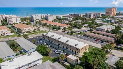 7101 Ridgewood Avenue #102