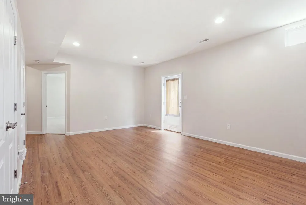 25 CHARTER GATE DRIVE Fredericksburg, VA 22406