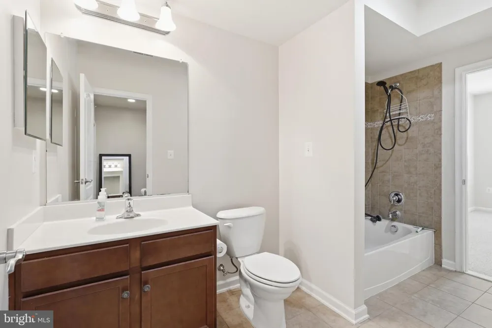 25 CHARTER GATE DRIVE Fredericksburg, VA 22406