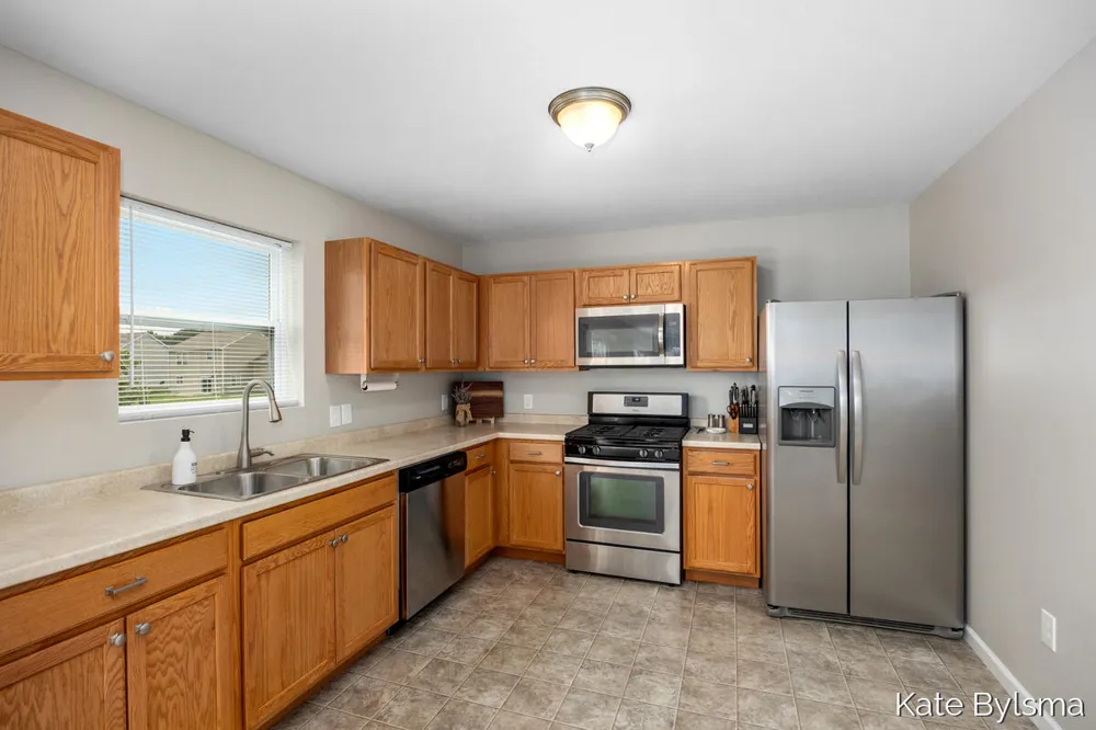 4614 Quaker Hill Court Kentwood City, MI 49512