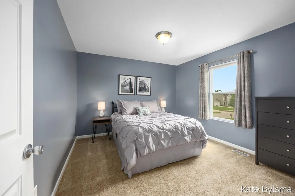 4614 Quaker Hill Court Kentwood City, MI 49512