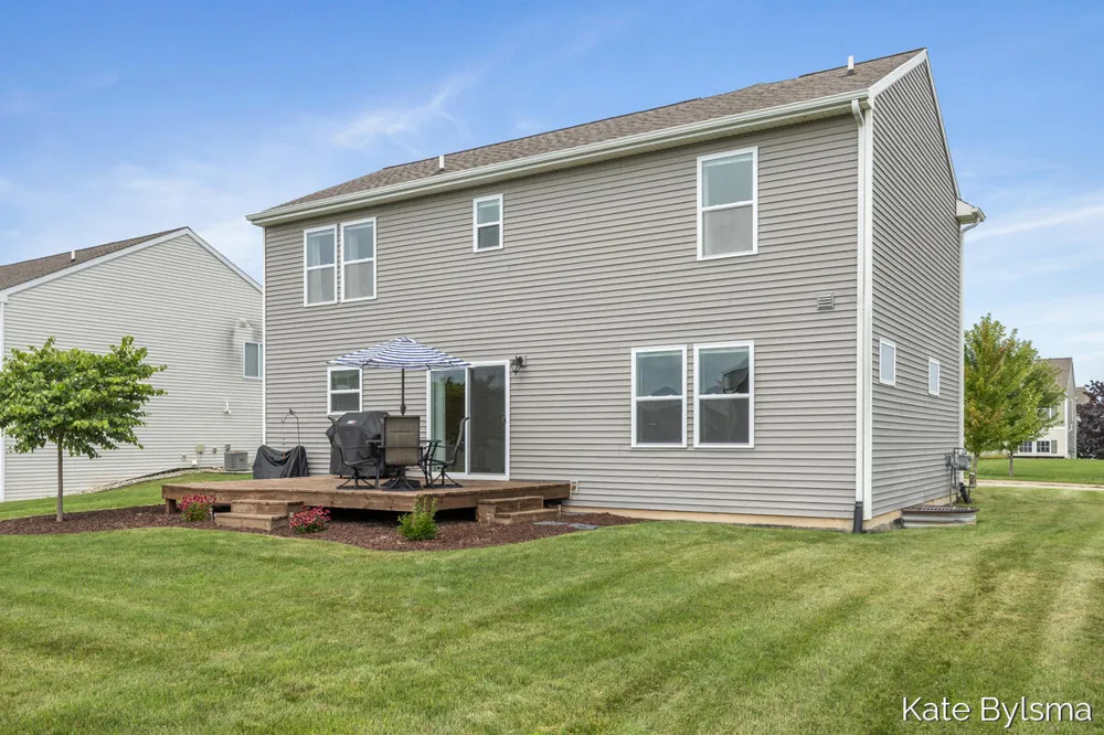 4614 Quaker Hill Court Kentwood City, MI 49512