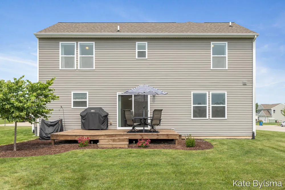4614 Quaker Hill Court Kentwood City, MI 49512