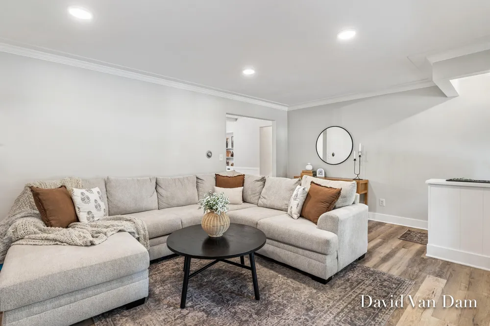 4930 Poinsettia Avenue SE Kentwood City, MI 49508