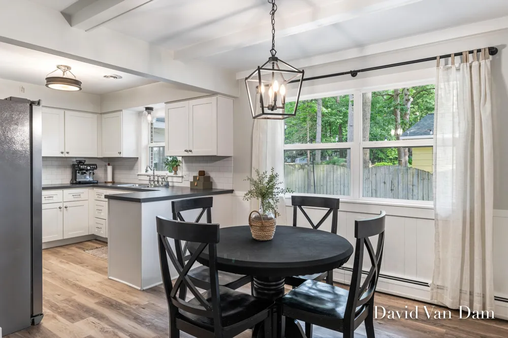 4930 Poinsettia Avenue SE Kentwood City, MI 49508