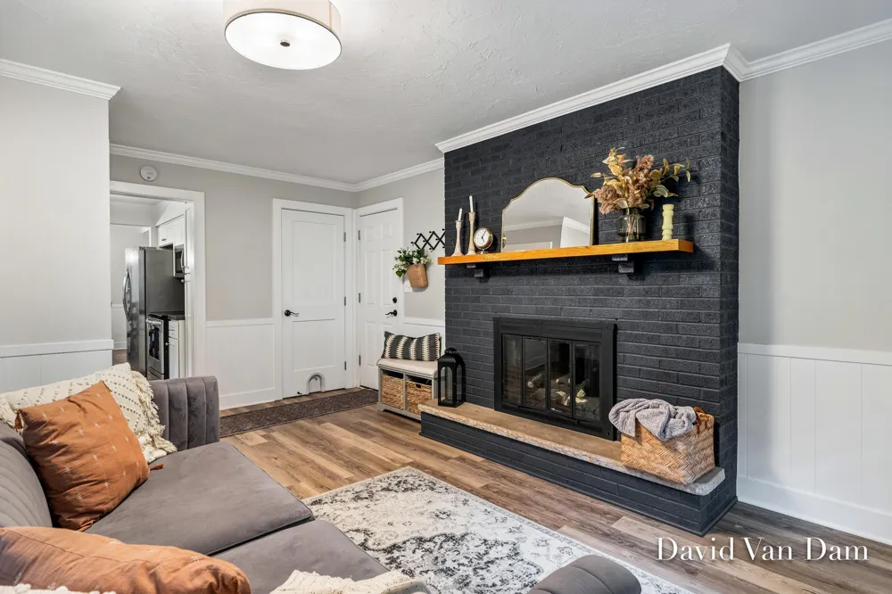 4930 Poinsettia Avenue SE Kentwood City, MI 49508