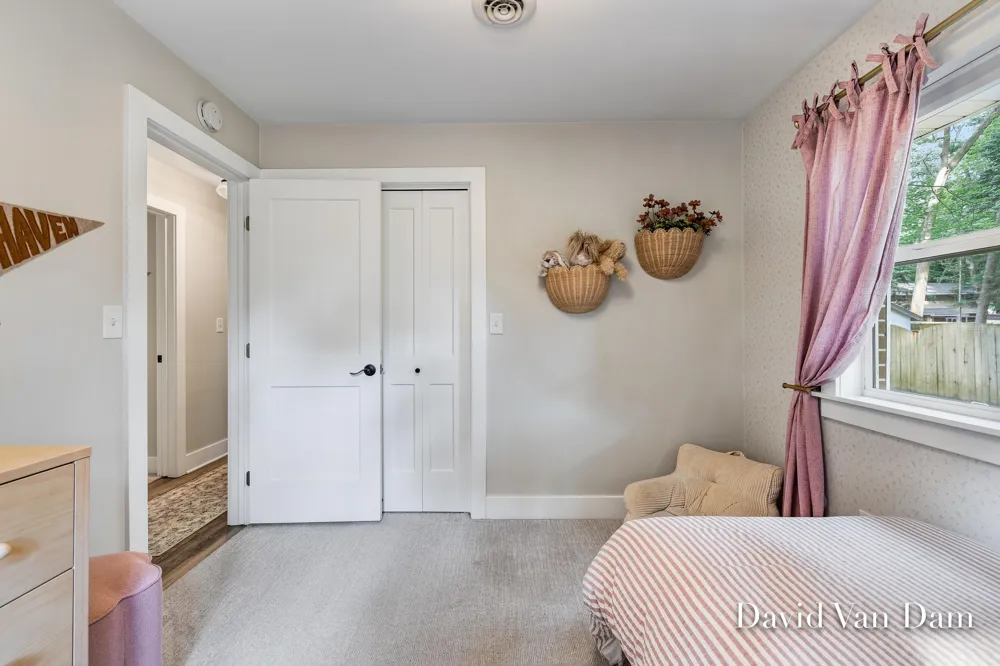 4930 Poinsettia Avenue SE Kentwood City, MI 49508