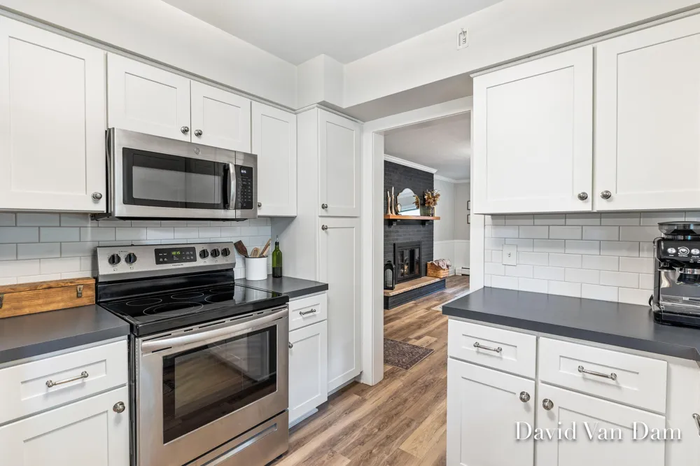 4930 Poinsettia Avenue SE Kentwood City, MI 49508