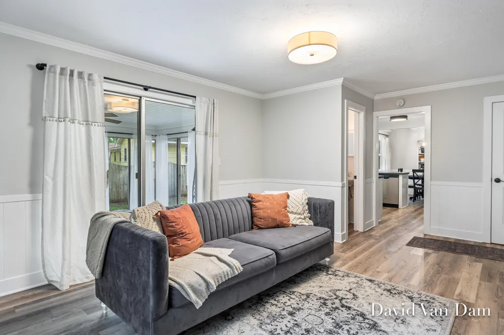 4930 Poinsettia Avenue SE Kentwood City, MI 49508