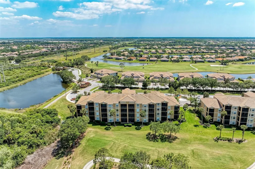 8403 GRAND ESTUARY TRAIL #306 Bradenton, FL 34212