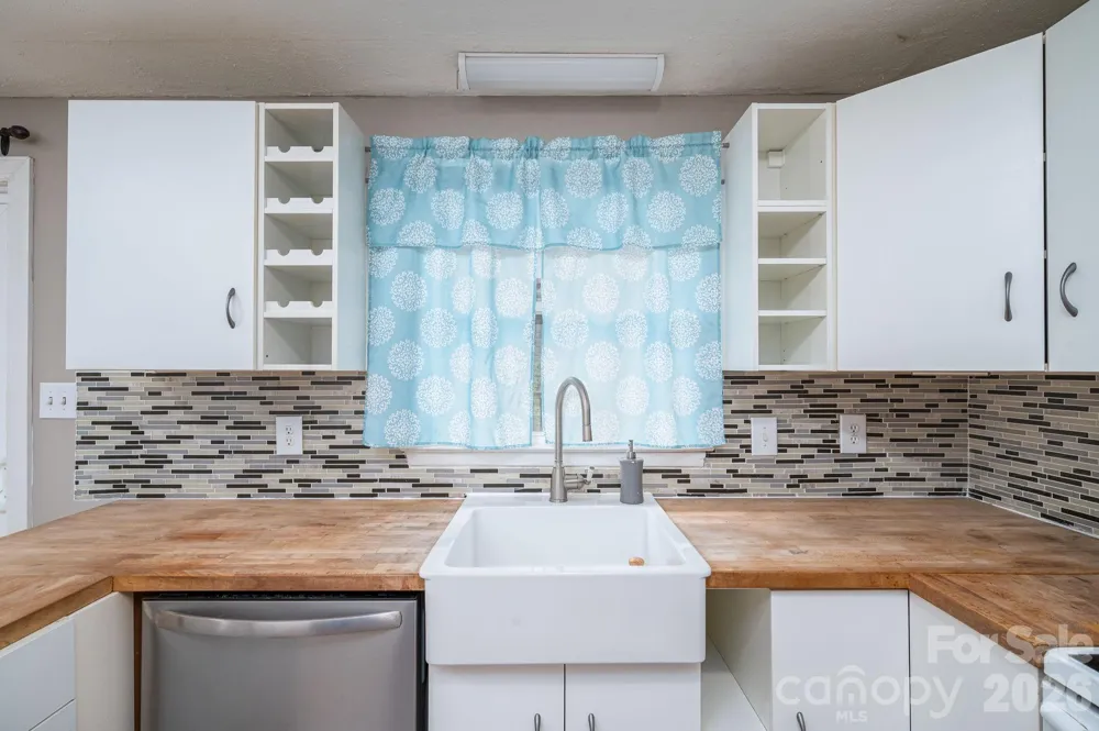1369 Chancellor Drive Claremont, NC 28610