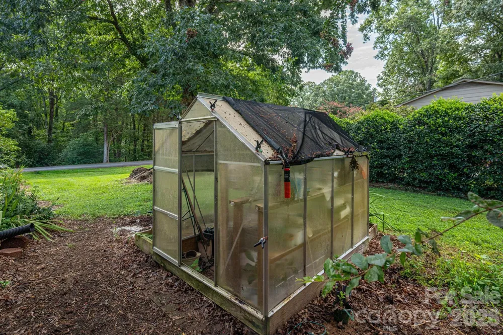 1369 Chancellor Drive Claremont, NC 28610