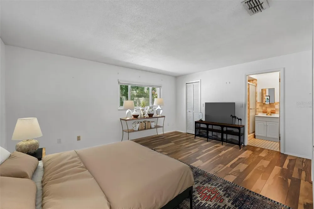 144 8TH AVENUE St Petersburg, FL 33701
