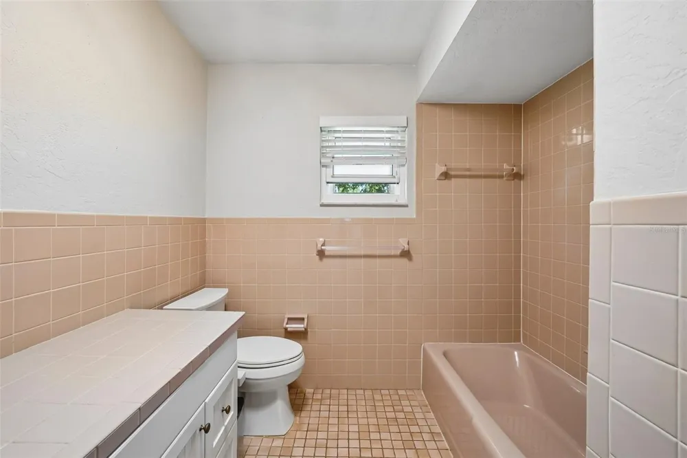144 8TH AVENUE St Petersburg, FL 33701