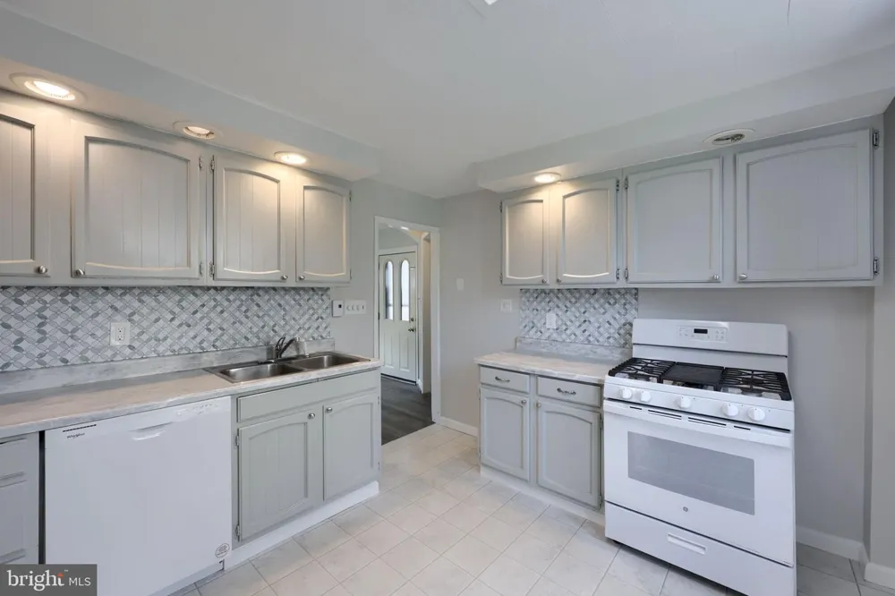 44 LOCUST STREET Palmyra, PA 17078