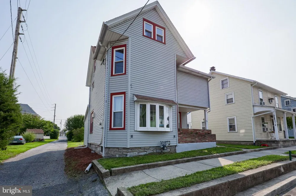 44 LOCUST STREET Palmyra, PA 17078