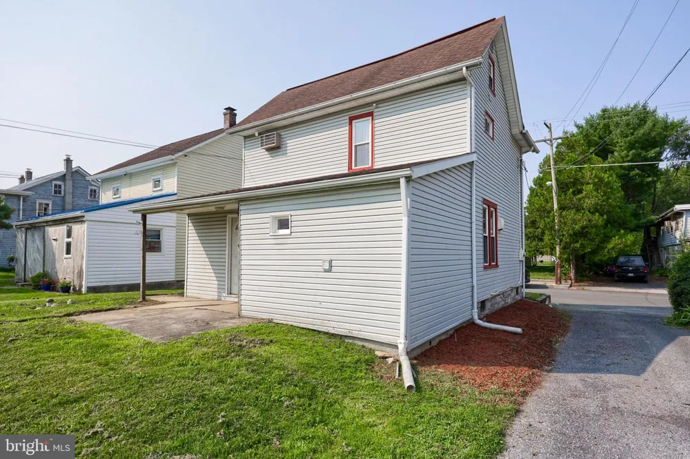 44 LOCUST STREET Palmyra, PA 17078
