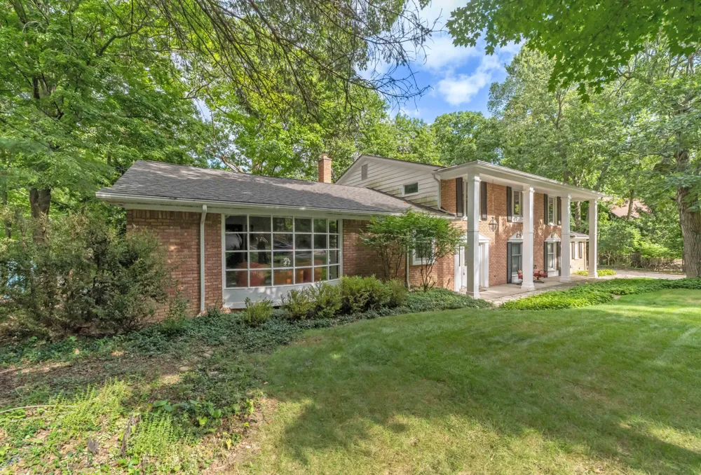 34150 Hunters Row Farmington Hills, MI 48331