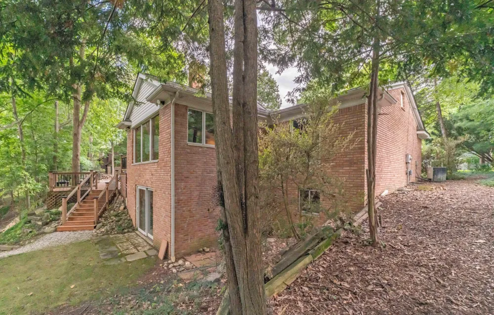 34150 Hunters Row Farmington Hills, MI 48331