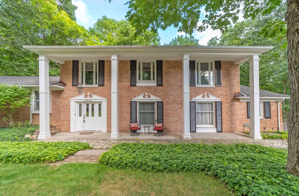 34150 Hunters Row Farmington Hills, MI 48331