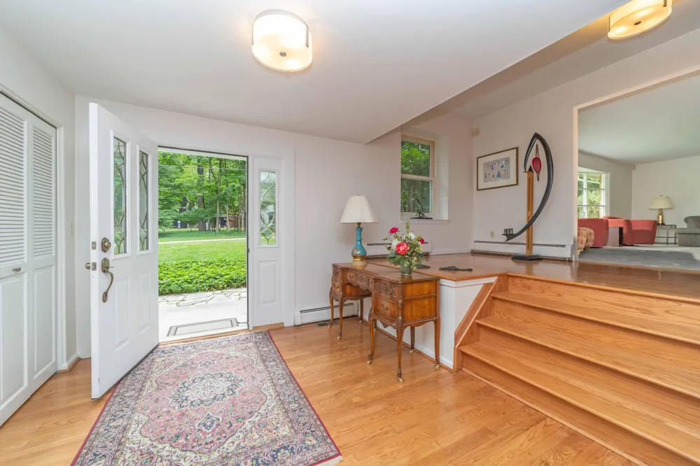 34150 Hunters Row Farmington Hills, MI 48331