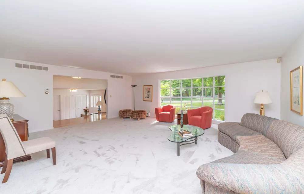 34150 Hunters Row Farmington Hills, MI 48331