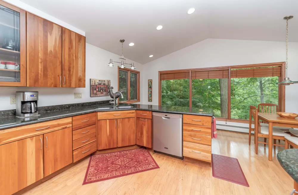 34150 Hunters Row Farmington Hills, MI 48331