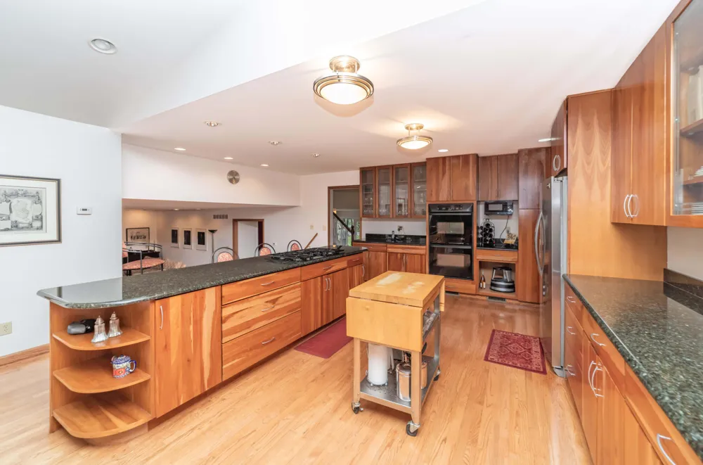 34150 Hunters Row Farmington Hills, MI 48331