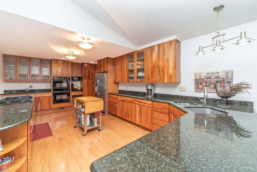 34150 Hunters Row Farmington Hills, MI 48331