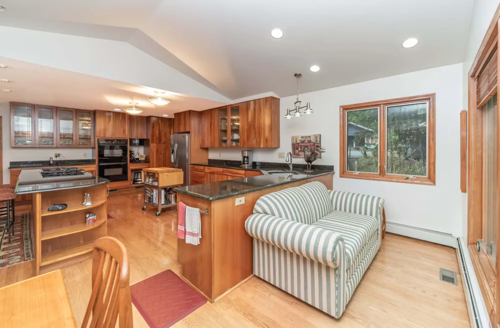 34150 Hunters Row Farmington Hills, MI 48331