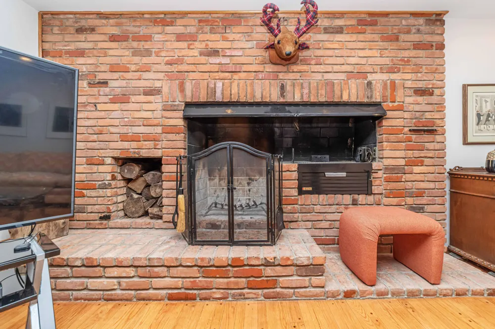 34150 Hunters Row Farmington Hills, MI 48331