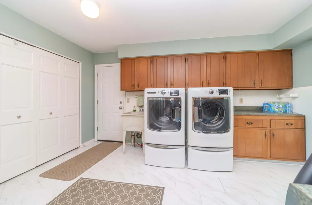 34150 Hunters Row Farmington Hills, MI 48331
