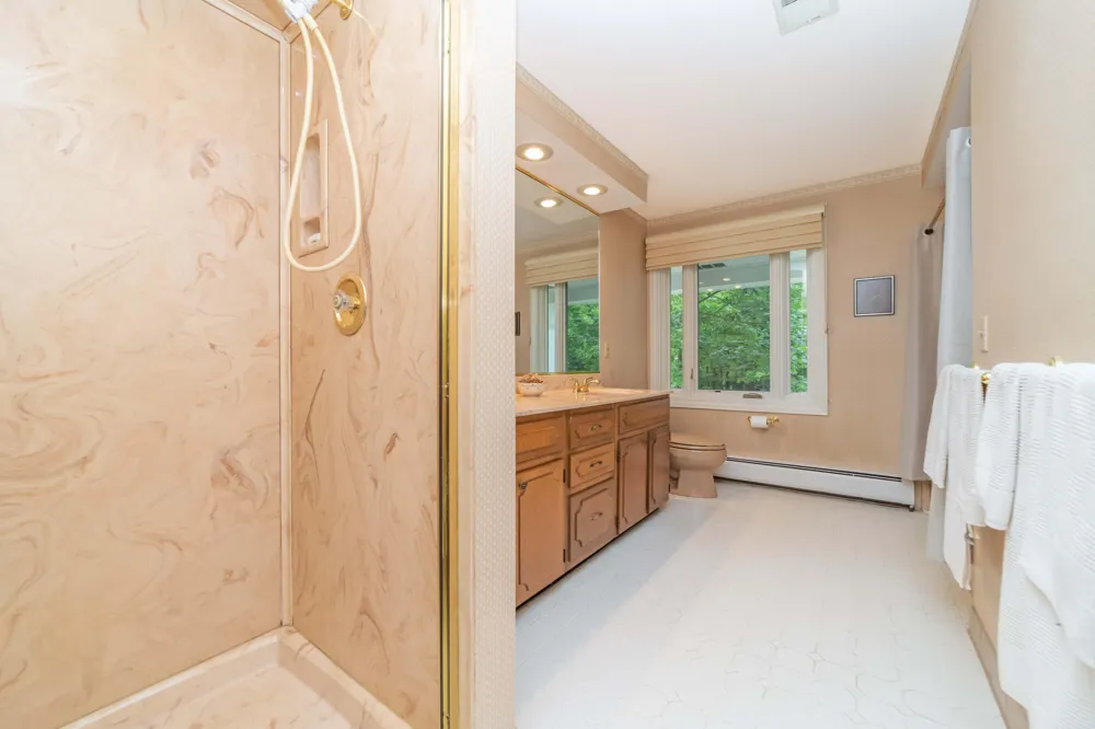 34150 Hunters Row Farmington Hills, MI 48331