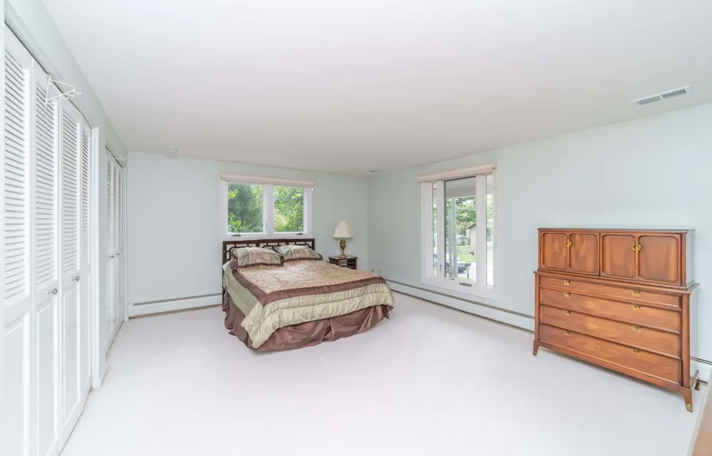 34150 Hunters Row Farmington Hills, MI 48331