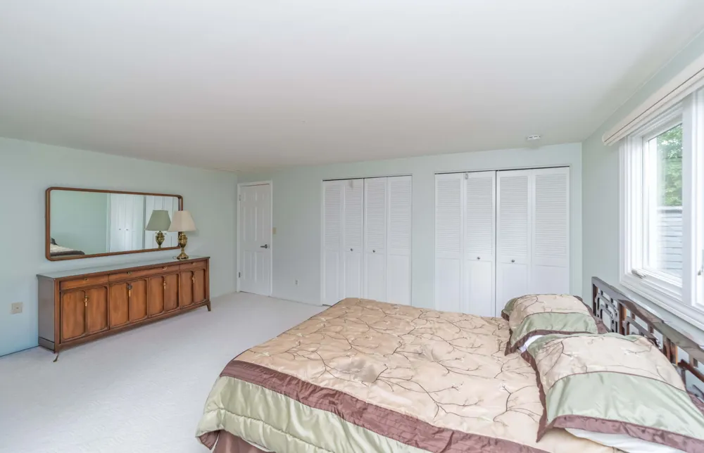 34150 Hunters Row Farmington Hills, MI 48331