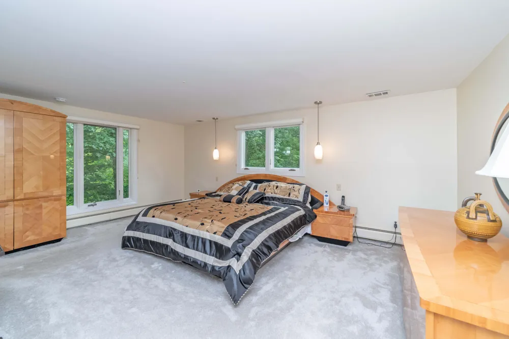 34150 Hunters Row Farmington Hills, MI 48331