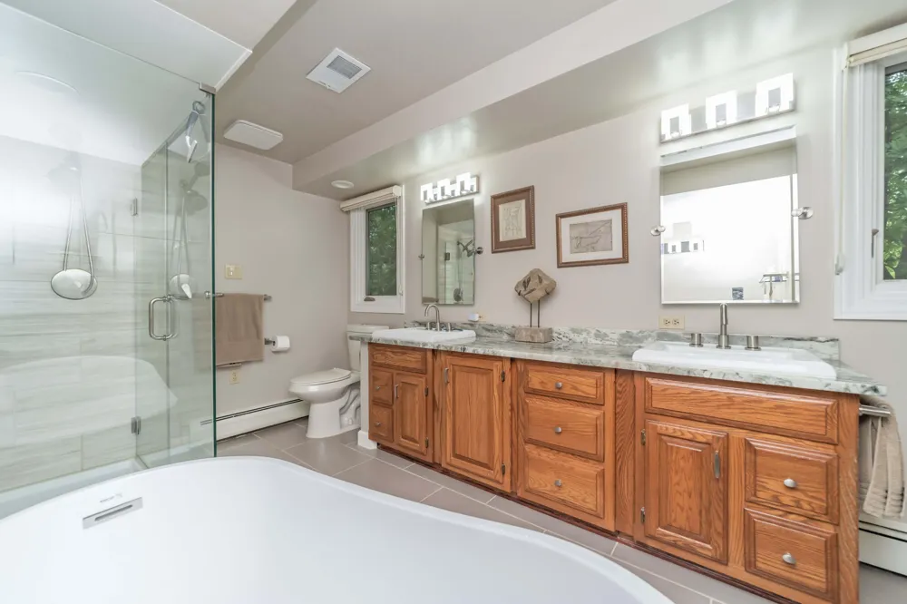 34150 Hunters Row Farmington Hills, MI 48331
